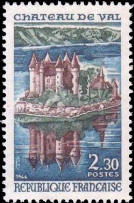 Chateau de Val à Lanobre (Cantal) et lac de Bort-les-Orgues (Corrèze) 